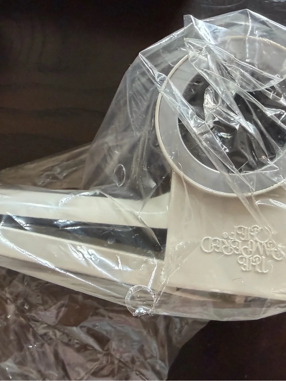 The Pampered Chef Deluxe Cheese Grater - Brown Kraft Box